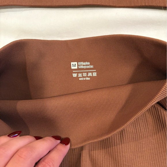 Amazon women’s workout set - Picture 4 of 5